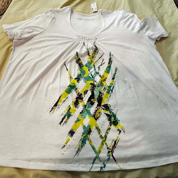 T-SHIRT, RUCHED NECK, WHITE WITH PRINT, SIZE 4X, GLASS SPARKLE ACCENTS, VEE NECK - Picture 1 of 9